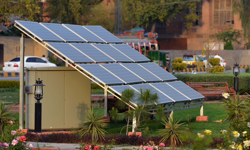 solar-image-istalled-on-commercial-area